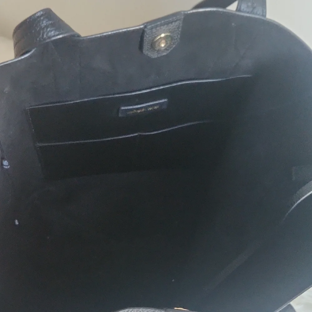 Michael Kors Elegant Black Tote